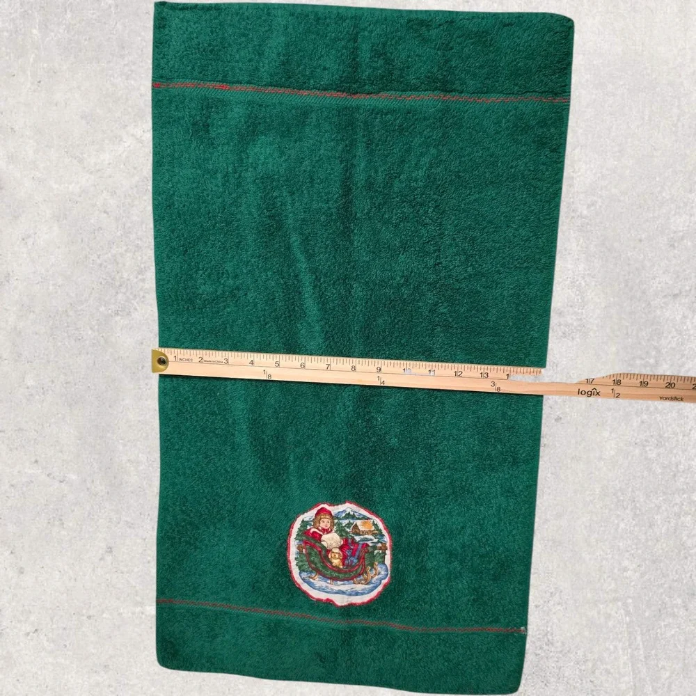 Vintage Cannon Royal Family Christmas Hand Towels Set of 2‎ Green Hand Appliquéd